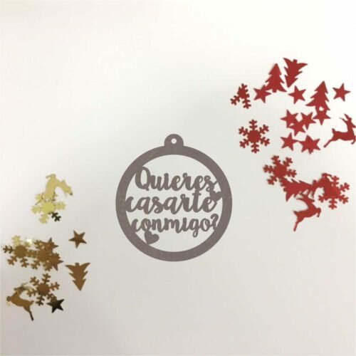 Bola de navidad de madera personalizada. Modelo frase