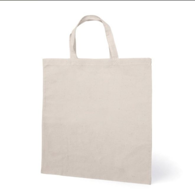 Estás buscando una bolsa de tela para dejar de utilizar bolsas de plástico cuando vayas a la compra?? Esta bolsa es ideal para personalizarla con infinidad de técnicas. 100% algodón, podrás pintarla, hacer transferencia de imagen, aplicar sellos, etc. 