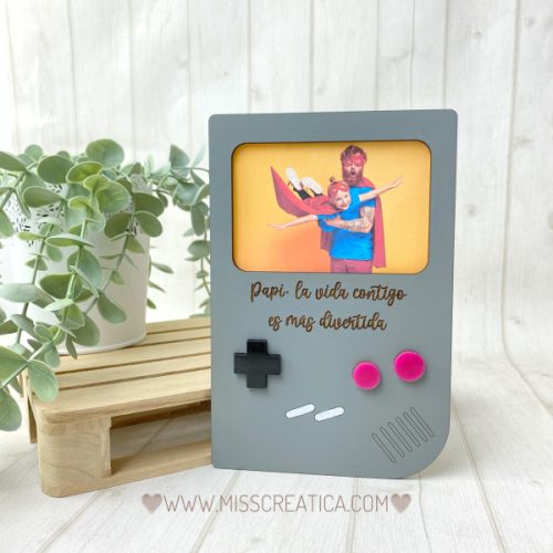 Marco porta fotos día del padre modelo Game Boy.
