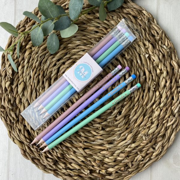lápices personalizados pack de 8 unidades en colores pastel.